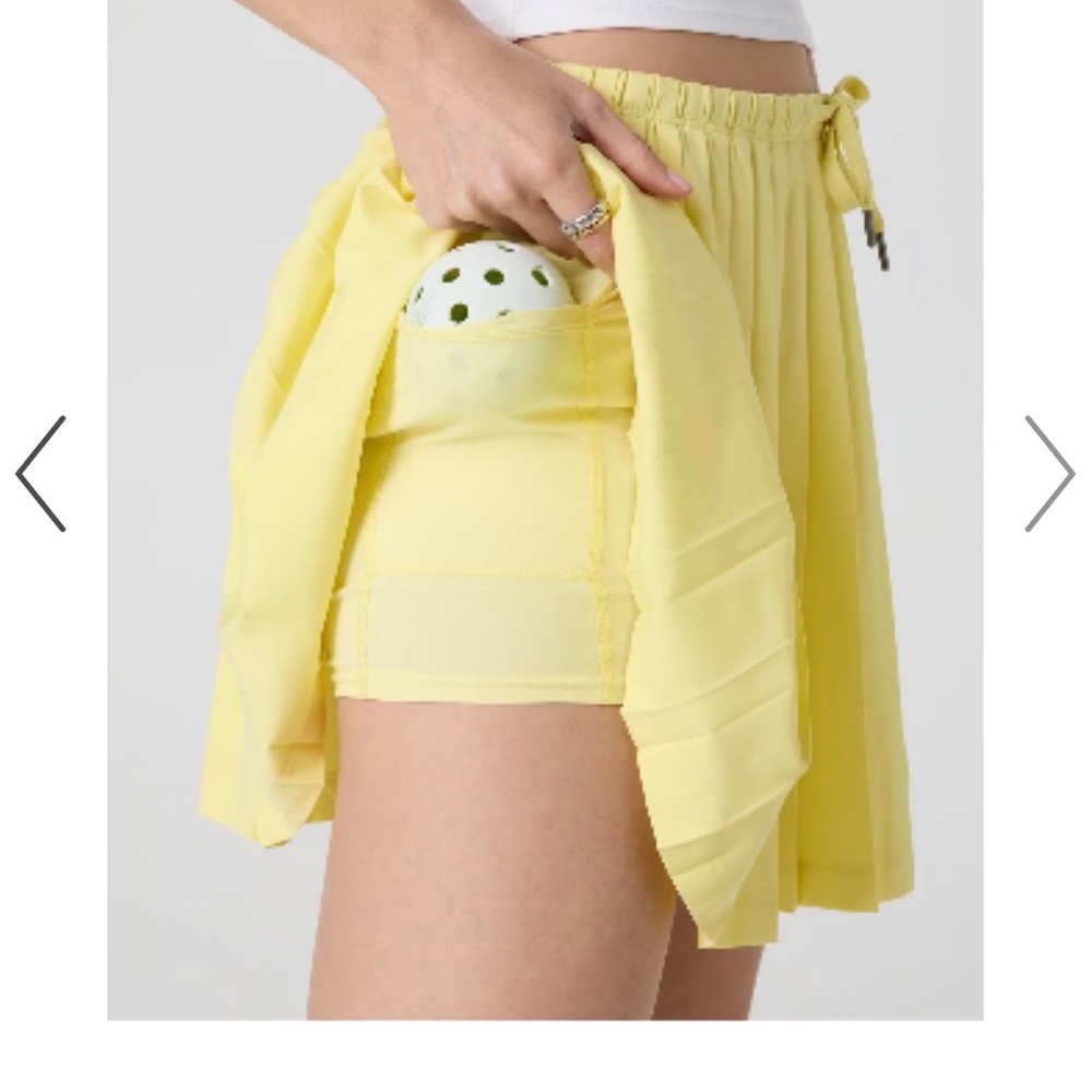 Vuori Clementine Pleated Skirt Sunlight Yellow Small NWOT - Picture 4 of 10